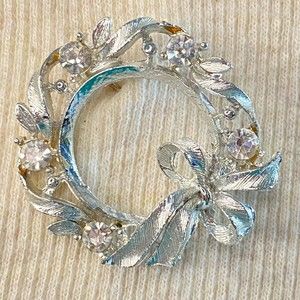 Silver And Clear Rhinestone Wreath Brooch